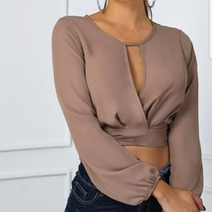 🛍💕Cut out Wrap Cropped Blouse